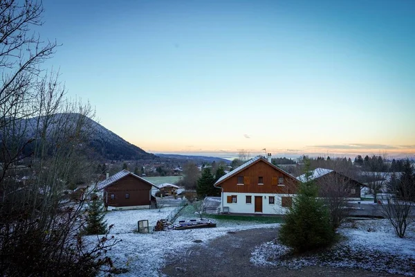 Las Hermosas Casas Rurales Montaña Thollon Les Memises Francia Invierno —  Fotos de Stock