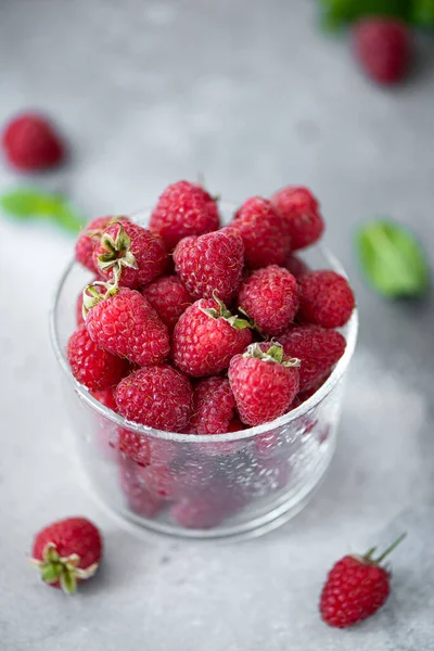 Ripe Large Raspberries Glass Bowl Grey Table — Stock Photo, Image