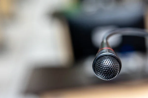 Microphone in the computer room for talker  announcement to list