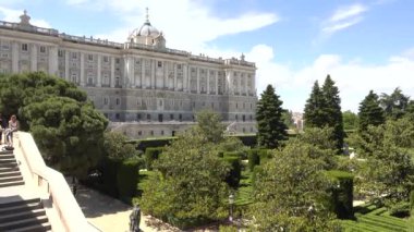 Madrid 'deki Kraliyet Sarayı, Sabatini Garden. Madrid, İspanya, Mayıs 2017.