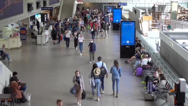 Aéroport Pulkovo Passagers Dans Hall Terminal Départ Russie Saint Pétersbourg — Video