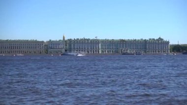 Saint Petersburg, Neva Nehri, Kış Sarayı, Hermitage Sanat Müzesi, Yazın güneşli bir gün..