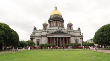 Saint Petersburg, St. Isaac Katedrali, St. Isaac Meydanı, yaz günü. Rusya, Saint Petersburg Temmuz 2020
