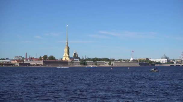 San Petersburgo Río Neva Vista Fortaleza Pedro Pablo Catedral Pedro — Vídeo de stock