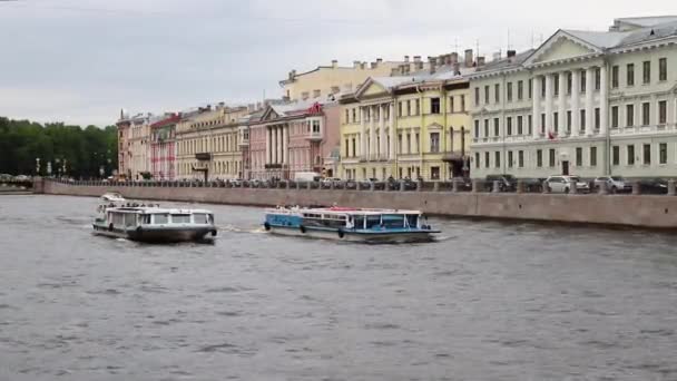 São Petersburgo Rio Fontanka Aterro Navios Recreio Dia Verão Rússia — Vídeo de Stock