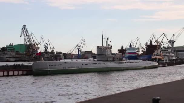 圣彼得堡 海军基地船厂或海军基地Verfi 港口起重机 潜水艇C 189 军事博物馆 俄罗斯 圣彼得堡2020年7月 — 图库视频影像