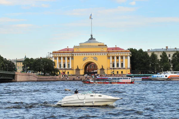 San Petersburgo Edificio Del Almirantazgo Río Neva Día Verano Rusia — Foto de Stock