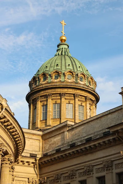 Saint Petersburg, Kazan Katedrali 'nin kubbesi, yakın plan..