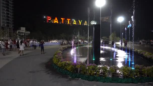 Alfabet Miasta Pattaya Wzgórzu Pratumnak Wieczorem Pattaya Tajlandia Listopad 2019 — Wideo stockowe