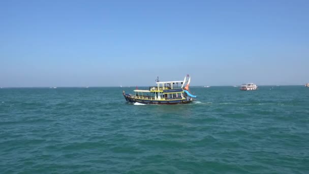 Barco Navega Golfo Tailândia Para Pattaya Pattaya Tailândia Março 2020 — Vídeo de Stock