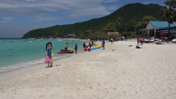 Pattaya Lan Island Tien Beach Lidé Opalují Relaxují Plavou Pattaya — Stock video