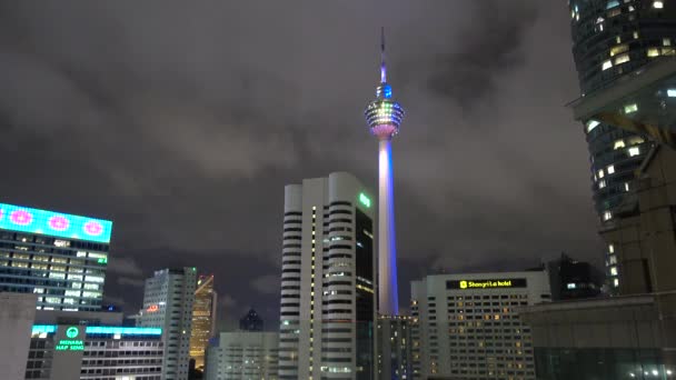 Menara Kuala Lumpur Torre Televisión Ilumina Por Noche Kuala Lumpur — Vídeos de Stock