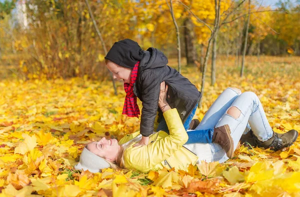 Happy Little Boy His Mother Playing Autumn Park Playful Mother — Stock Photo, Image