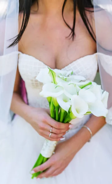Bride Holding Wedding Bouquet Callas Closeup Photo — Stock Photo, Image
