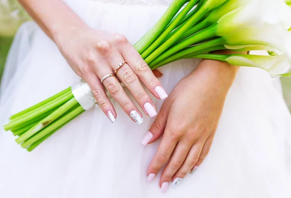 Bride Holding White Calla Lily Wedding Bouquet Closeup Photo — Stock Photo, Image