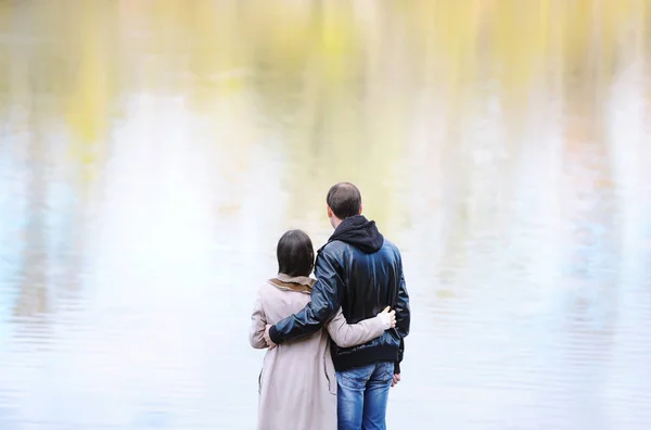 Beautiful Loving Couple Standing Autumn Lake Outdoors Back View — Stock Photo, Image