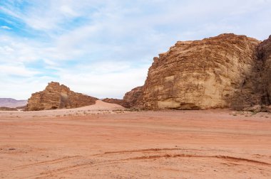 Muhteşem dağları, çöl, Wadi Rum, Jordan Panoramic view 
