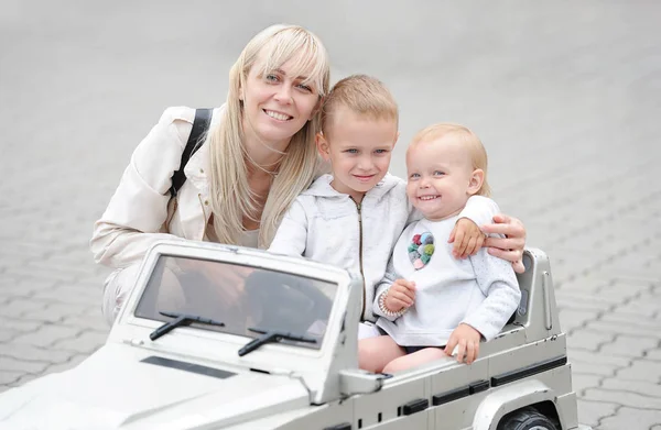 Little Children Toy Car Happy Mother Rest City Park Closeup — Stock Photo, Image