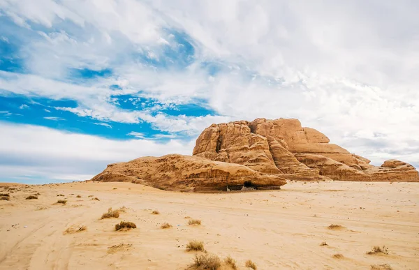 Escena del desierto, Wadi Rum, Jordania — Foto de Stock