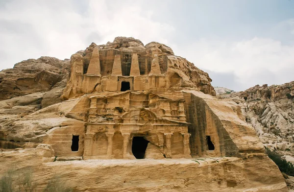 Antiguas ruinas de la ciudad de Petra. Jordania — Foto de Stock