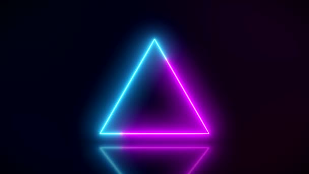 Videoanimation Eines Leuchtenden Neon Dreiecks Blau Und Magenta Auf Reflektierendem — Stockvideo