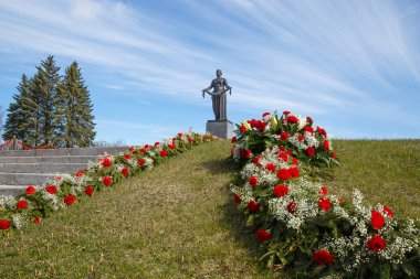 St Petersburg Piskarevsky anıt mezarlığında Anıt Anavatan