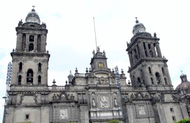 Mexico City 'de sömürge tarzı bir katedral.