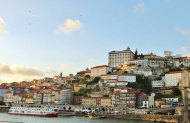 Mimari manzara, binalar ve caddeler liman kenti, Porto, Portekiz