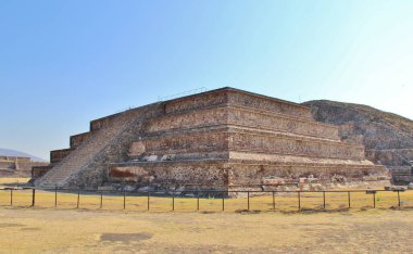 Teotihuacan manzarası, Meksika 'da antik bir şehir.