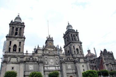 Mexico City 'de sömürge tarzı bir katedral.