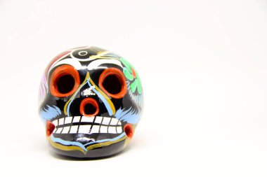 Beyaz arkaplanda Meksika kafatası