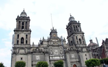 Mexico City 'de sömürge tarzı bir katedral.