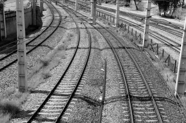 Tren istasyonundaki raylar.