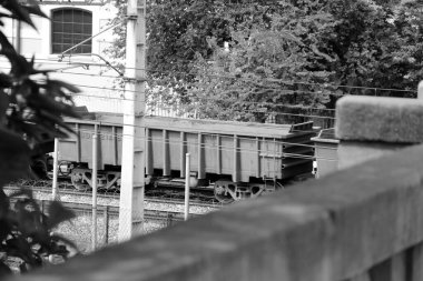 Tren istasyonundaki raylar.