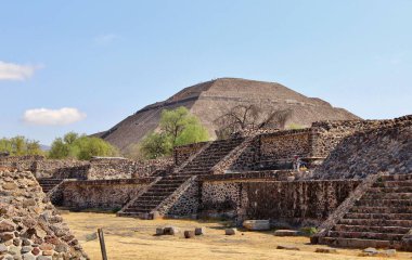 Teotihuacan manzarası, Meksika 'da antik bir şehir.