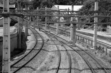 Tren istasyonundaki raylar.