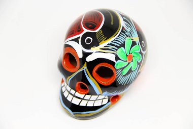 Beyaz arkaplanda Meksika kafatası