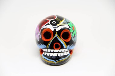 Beyaz arkaplanda Meksika kafatası