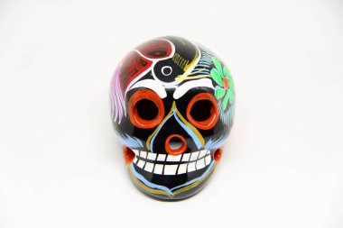 Beyaz arkaplanda Meksika kafatası