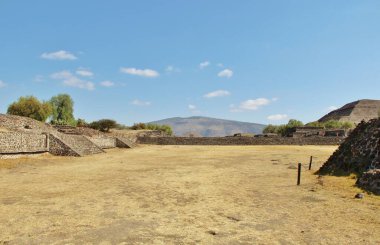 Teotihuacan manzarası, Meksika 'da antik bir şehir.