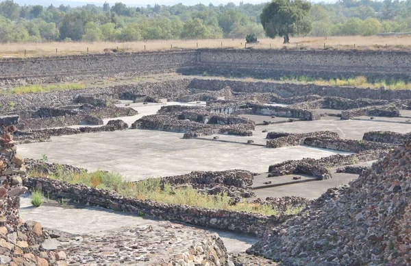Teotihuacan manzarası, Meksika 'da antik bir şehir.
