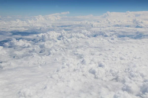 Witte Wolken Blauwe Lucht — Stockfoto