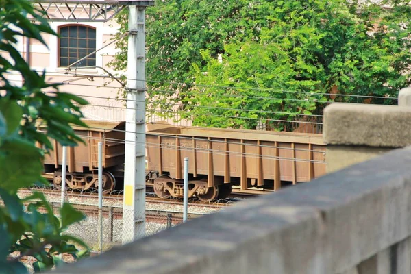 Tren istasyonundaki raylar.