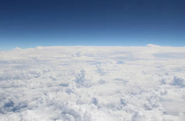 Witte Wolken Blauwe Lucht — Stockfoto