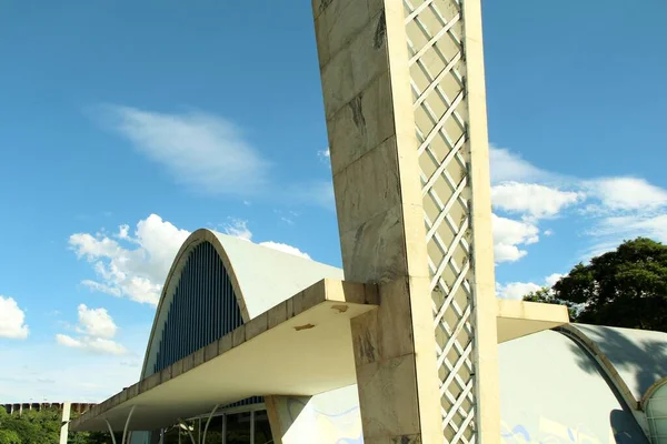 Brazil 12月24日 2016年12月24日 ブラジルのベロオリゾンテにあるアッシジの聖フランシス教会の外観 オスカー ニーマイヤーがデザイン パンプラ教会として知られています — ストック写真