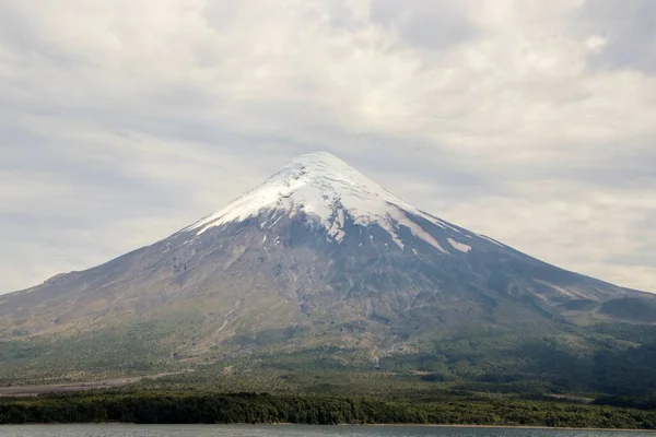 Vista Panorámica Del Volcán Con Nieve Chile —  Fotos de Stock