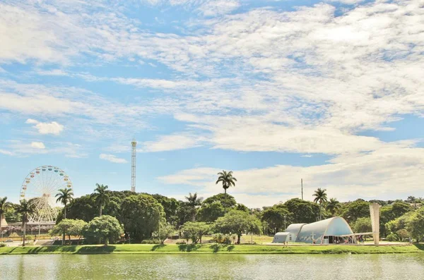 BH, BRAZIL - 24 Aralık 2016 'da Brezilya' nın Belo Horizonte kentinde, Assisi 'li Aziz Francis Kilisesi' nin dış görünüşü. Oscar Niemeyer tarafından tasarlandı. Pampulha Kilisesi olarak bilinir..