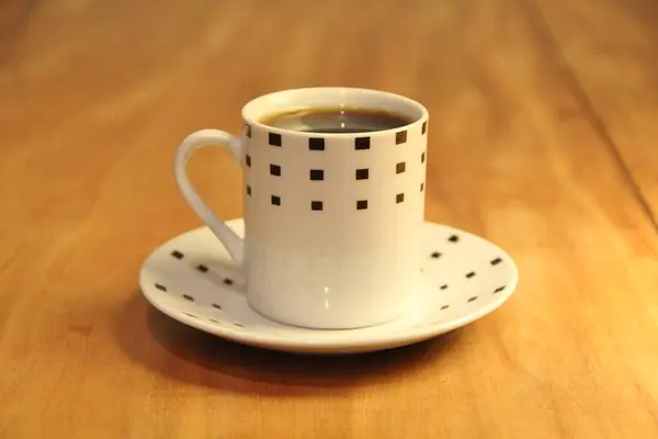 Vue Une Tasse Café Pleine Sur Une Soucoupe Bois — Photo