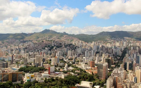 Brezilya 'nın Belo Horizonte şehrinin güzel hava manzarası
