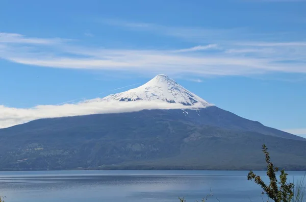 Scénický Pohled Sopku Sněhem Chile — Stock fotografie